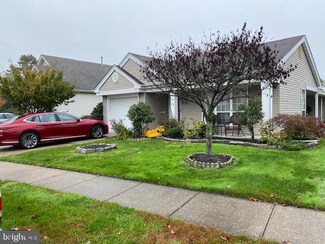 25 Newbury Dr, Southampton, NJ 08088