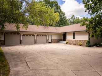 1634 Golden Dr SW, Alexandria, MN 56308