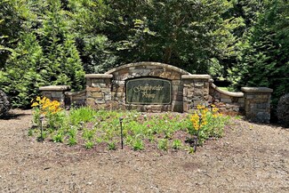 5963 Flintlock Ct, Hickory, NC 28601