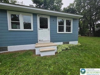 3074 Mauch Chunk Rd, Allentown, PA 18104