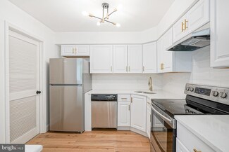 15 Pickwick Place Unit J7, Sewell, NJ 08080