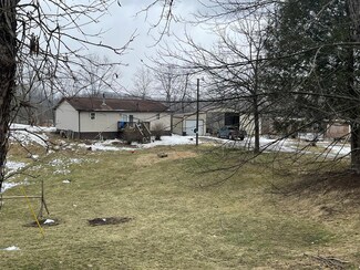 133 C&b Salvage Rd, Glen Jean, WV 25846