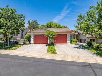 726 & 732 Stonebriar Trail, Redding, CA 96003