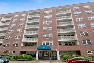 711 Shore Rd Unit 4F, Long Beach, NY 11561