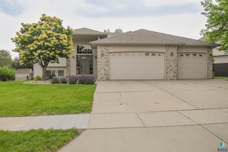 6312 S Heatherridge Ave, Sioux Falls, SD 57108