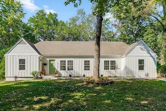 8300 Sagamore Rd, Leawood, KS 66206