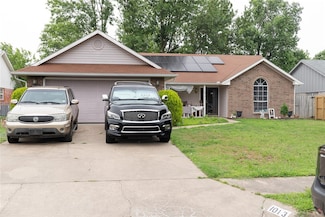 1013 N 26th St, Rogers, AR 72756