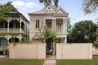 3 Canal St, New Orleans, LA 70130