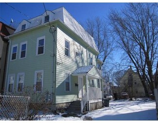 52 Evans St, Dorchester Center, MA 02124
