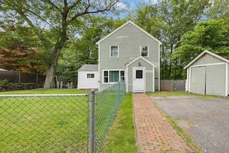 8 Stones Corner Rd, Berlin, MA 01503
