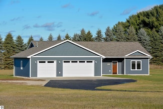 5597 Timber Flats Dr, Kingsley, MI 49649