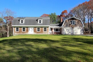 14 Anaconda Dr, Lakeville, MA 02347