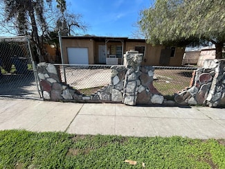 2428 S Holly Ave, Fresno, CA 93706