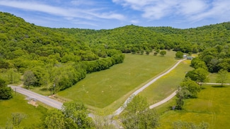 9701 Fox Hollow Rd, Christiana, TN 37037