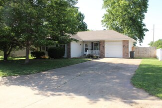 455 E Parkview St, Bolivar, MO 65613