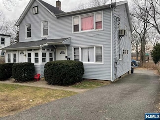 146 Spring St, Leonia, NJ 07605