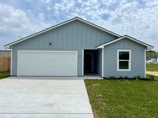 809 Flycatcher Dr, Palacios, TX 77465