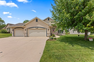 104 Chapel Hill Dr, Johnson Creek, WI 53038
