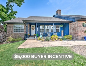 1303 W Pine St, Rogers, AR 72758