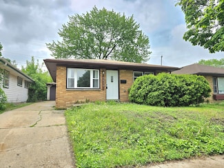 9829 W Lincoln Ave, Milwaukee, WI 53227
