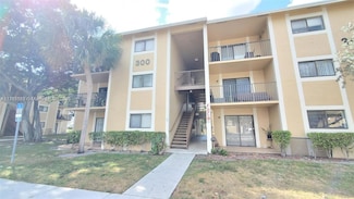 300 Palm Cir W Unit 101, Pembroke Pines, FL 33025