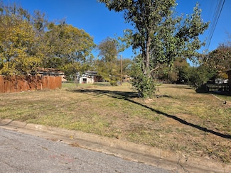 116 N Lynn Ave, Denison, TX 75020