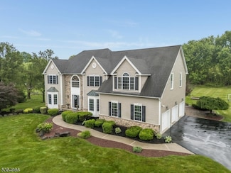 16 Plaza Rd, Phillipsburg, NJ 08865