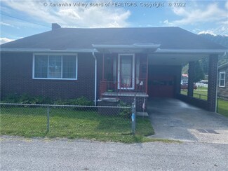 46 Riviera Dr, Logan, WV 25601