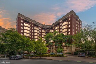 2400 Clarendon Blvd Unit 816, Arlington, VA 22201