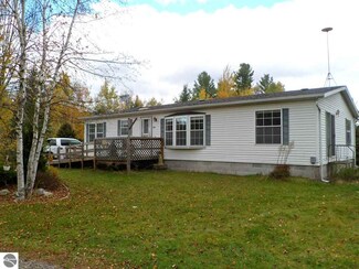 601 E Blanchard Rd, Shepherd, MI 48883