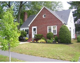 4 Vassar St, Worcester, MA 01602