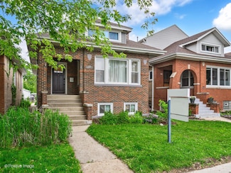 4048 W Argyle St, Chicago, IL 60630