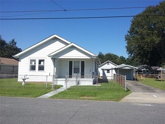 125 Marino Dr, Norco, LA 70079