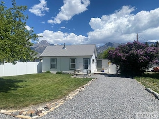 510 Spruce St, MacKay, ID 83251