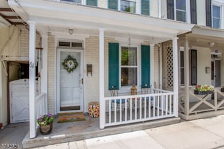 61 S Main St, Lambertville, NJ 08530