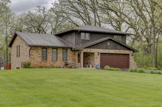 22711 Lahon Rd, Steger, IL 60475