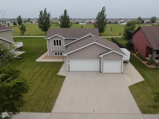 4883 Lavonne Ct S, Fargo, ND 58104