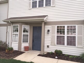 2535 Sheehan Dr Unit 102, Naperville, IL 60564