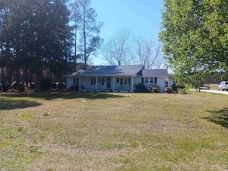 360 Green Sea Rd S, Loris, SC 29569