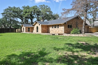 1815 Nora Dr, Pantego, TX 76013