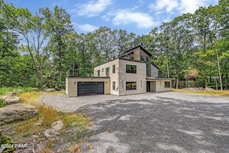 328 Forest Dr, Hemlock Farms, PA 18428