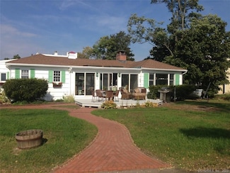 9 Cockenoe Dr, Westport, CT 06880