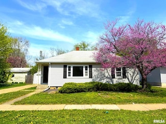 745 E Fremont St, Galesburg, IL 61401