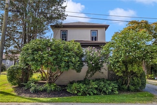 7 Windsor St, Jamestown, RI 02835