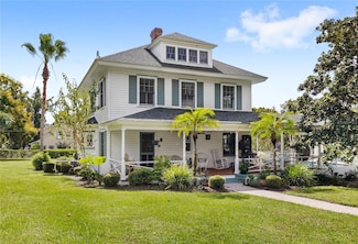 442 E 3rd Ave, Mount Dora, FL 32757