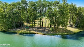 946 Bay Creek Dr, Vonore, TN 37885