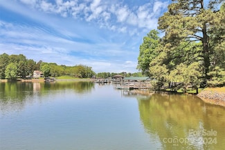 296 Southfork Rd, Mooresville, NC 28117