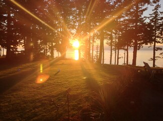 271 Marine Dr, Point Roberts, WA 98281