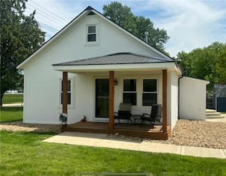 2201 Grand Ave, Leavenworth, KS 66048