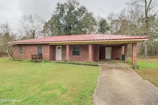 403 Combel St, Waveland, MS 39576